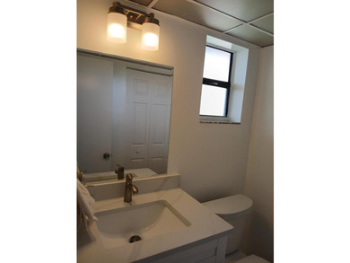 Water and cable included. Beautifully renovated penthouse end - photo 12