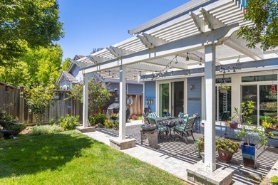 Welcome to this beautifully updated 3-bedroom, 2.5-bathroom home - photo 14