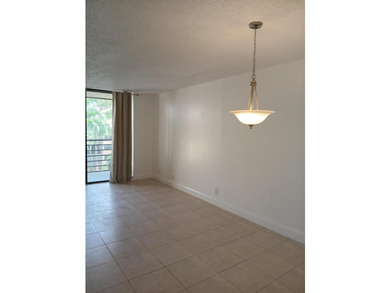 Water and cable included. Beautifully renovated penthouse end - photo 15