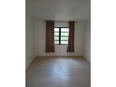 Water and cable included. Beautifully renovated penthouse end - photo 19