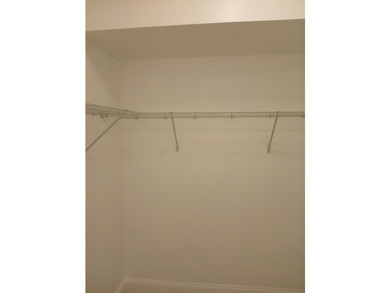 Water and cable included. Beautifully renovated penthouse end - photo 20