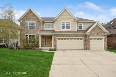 (private lake, pond, creek) Home For Sale in Buffalo Grove Illinois