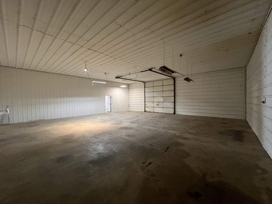 First building is 40x120 it is partitioned into 3 areas: 2 shop - photo 8