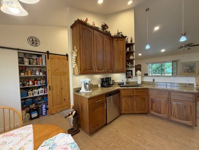 Built in 2018, this beautifully maintained custom home offers 1 - photo 8
