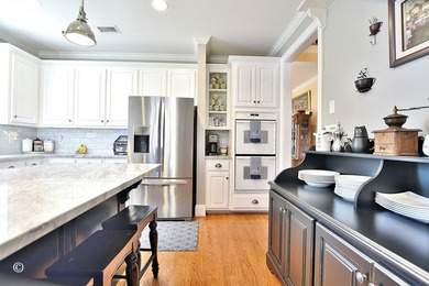 This Amazing Wedgewood Condo is a rare find! With 2737 heated sq - photo 10