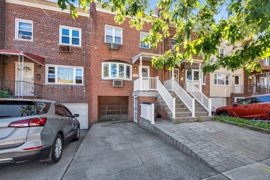 Welcome to this beautifully maintained 3-bedroom, 1.5-bath gem - photo 2