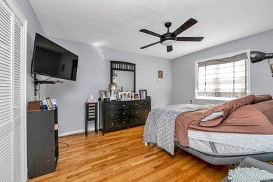 Welcome to this beautifully maintained 3-bedroom, 1.5-bath gem - photo 10