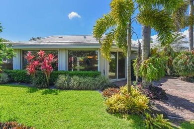 A garden paradise awaits you in the highly sought after French - photo 4