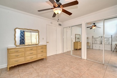 A light & bright 1/1 condo in a wonderful, friendly building in - photo 10