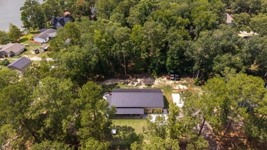 Welcome to this beautifully designed 3BR/2BA barndominium - photo 17
