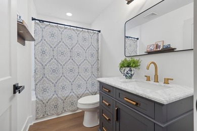 Absolutely Stunning Top To Bottom Renovation Super Close To Lake - photo 28