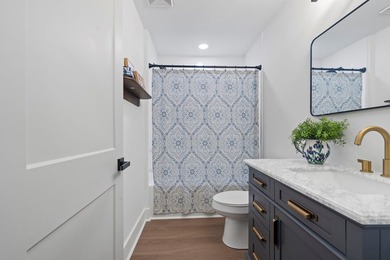 Absolutely Stunning Top To Bottom Renovation Super Close To Lake - photo 30