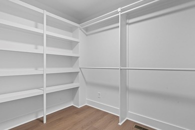 Absolutely Stunning Top To Bottom Renovation Super Close To Lake - photo 37