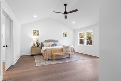 Absolutely Stunning Top To Bottom Renovation Super Close To Lake - photo 38