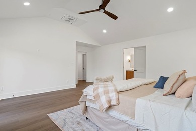 Absolutely Stunning Top To Bottom Renovation Super Close To Lake - photo 39