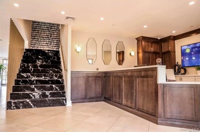 Stunning beautiful luxury-renovated 3-bedroom, 2-full-bath condo - photo 22