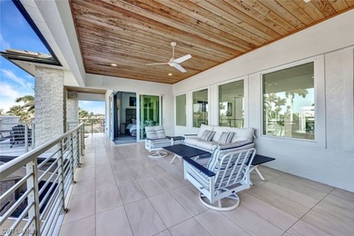 Stunning Contemporary heated pool/spa home with 4 bedrooms - photo 34