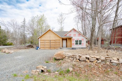 Lake Home For Sale in Tobyhanna, Pennsylvania