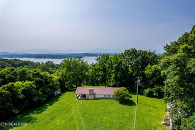 Douglas Lake Home For Sale in Dandridge Tennessee