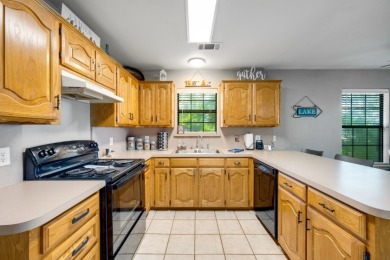 Waterfront Cottage Retreat with Guest Quarters on Lake Palestine - photo 12