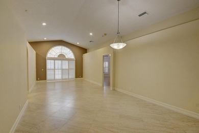 Welcome to this charming three-bedroom two-bath split floor plan - photo 5