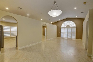 Welcome to this charming three-bedroom two-bath split floor plan - photo 7