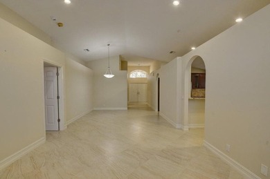 Welcome to this charming three-bedroom two-bath split floor plan - photo 9