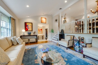 STYLISH 3-BED/2.1 BATH SPLIT-LEVEL HOME IN QUIET NEIGHBORHOOD - photo 2