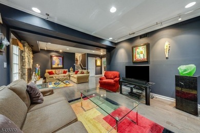 STYLISH 3-BED/2.1 BATH SPLIT-LEVEL HOME IN QUIET NEIGHBORHOOD - photo 4