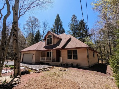 Lake Home For Sale in Gouldsboro, Pennsylvania