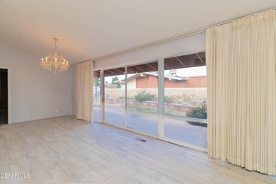 LOCATION, CORNER LOT,Handicap accessibility, 2 MASTERS, 3