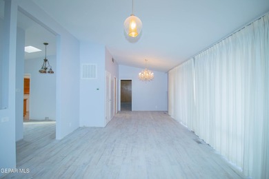 LOCATION, CORNER LOT,Handicap accessibility, 2 MASTERS, 3