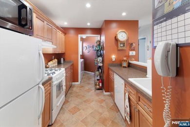Welcome to this spacious, pet-friendly, ADA compliant - photo 6