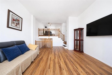 Welcome to this beautifully renovated townhouse-style - photo 11