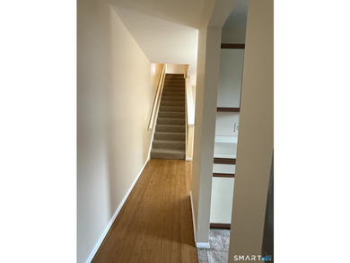 Welcome to your beautiful freshly painted 3 bedroom, 2.5 bath - photo 13