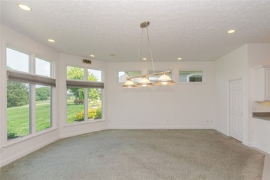 Experience elegant living in this quality custom ranch - photo 15