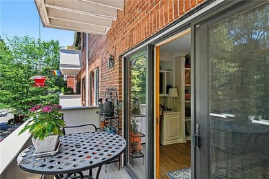 Welcome to this handsome and inviting 2-bedroom, 2-bathroom - photo 15