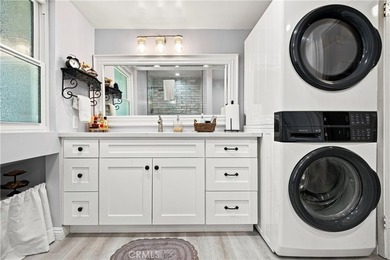 Welcome to this beautifully updated 2-bedroom, 1-bathroom condo - photo 17