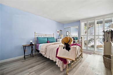 Welcome to this beautifully updated 2-bedroom, 1-bathroom condo - photo 19