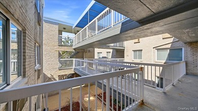Welcome to this beautifully maintained 2-bedroom, 1.5-bath condo - photo 22