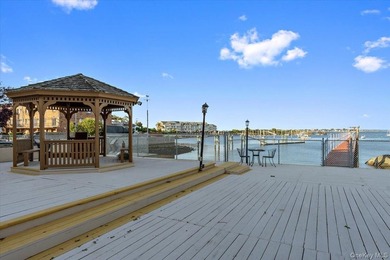 Welcome to this beautifully maintained 2-bedroom, 1.5-bath condo - photo 23