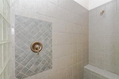 Experience elegant living in this quality custom ranch - photo 32