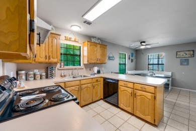 Waterfront Cottage Retreat with Guest Quarters on Lake Palestine - photo 11