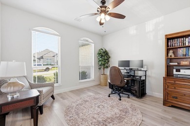 Beautiful 4-bedroom, 2.5-bath home on a spacious half-acre lot - photo 7