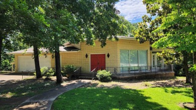 Lake Home For Sale in Bull Shoals, Arkansas