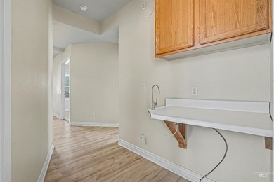 Amazing opportunity to live where you work or work close to - photo 25