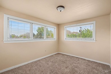 Amazing opportunity to live where you work or work close to - photo 34