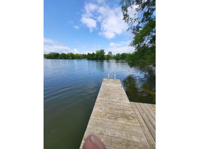 Searching for privacy? Welcome to this stunning custom built 8 - photo 5