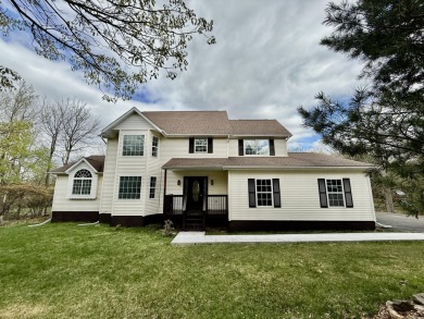 Lake Home For Sale in Albrightsville, Pennsylvania