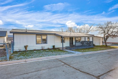 *** GORGEOUS RECENTLY REMODELED 3 BEDROOM / 2 BATH *** Open - photo 7